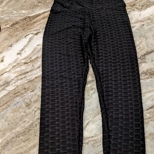 Black "Bubble" Leggings WORN ONCE 36/L